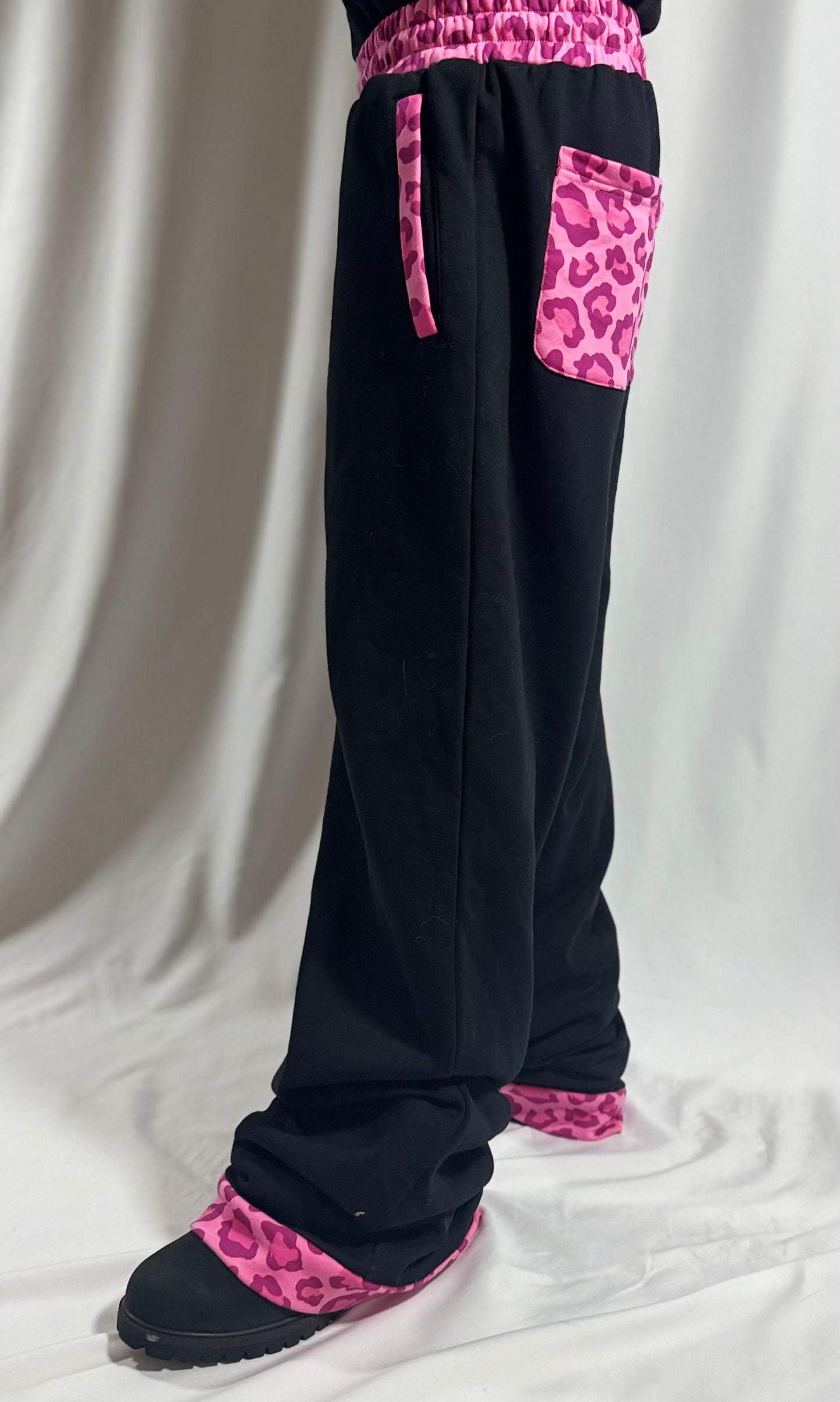 Pink  cheetah  print baggy sweatpants